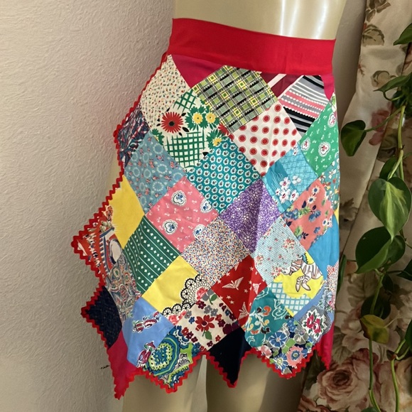 Vintage Apron Hand Made Multi colors multi Pattern Patch - Picture 2 of 9